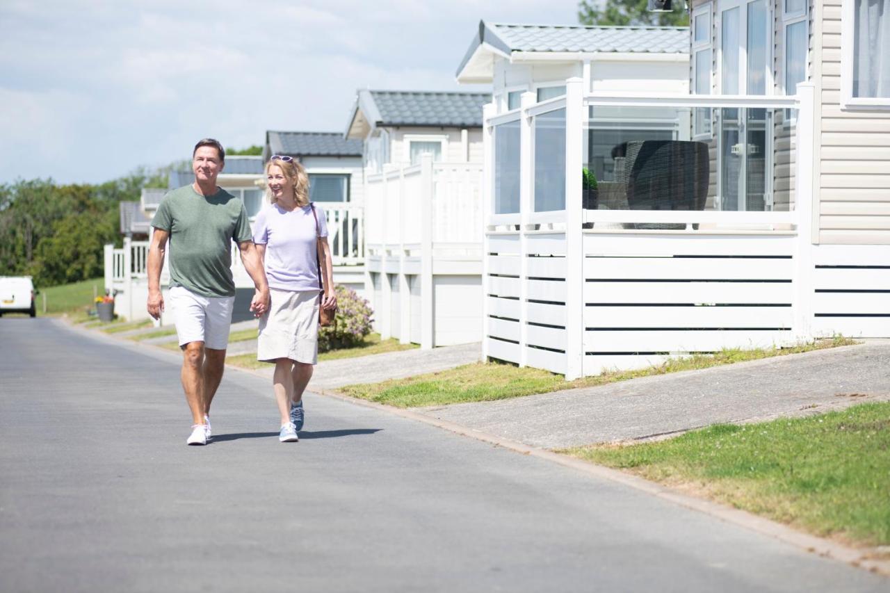 Llanrhidian Holiday Park Llanmorlais ภายนอก รูปภาพ