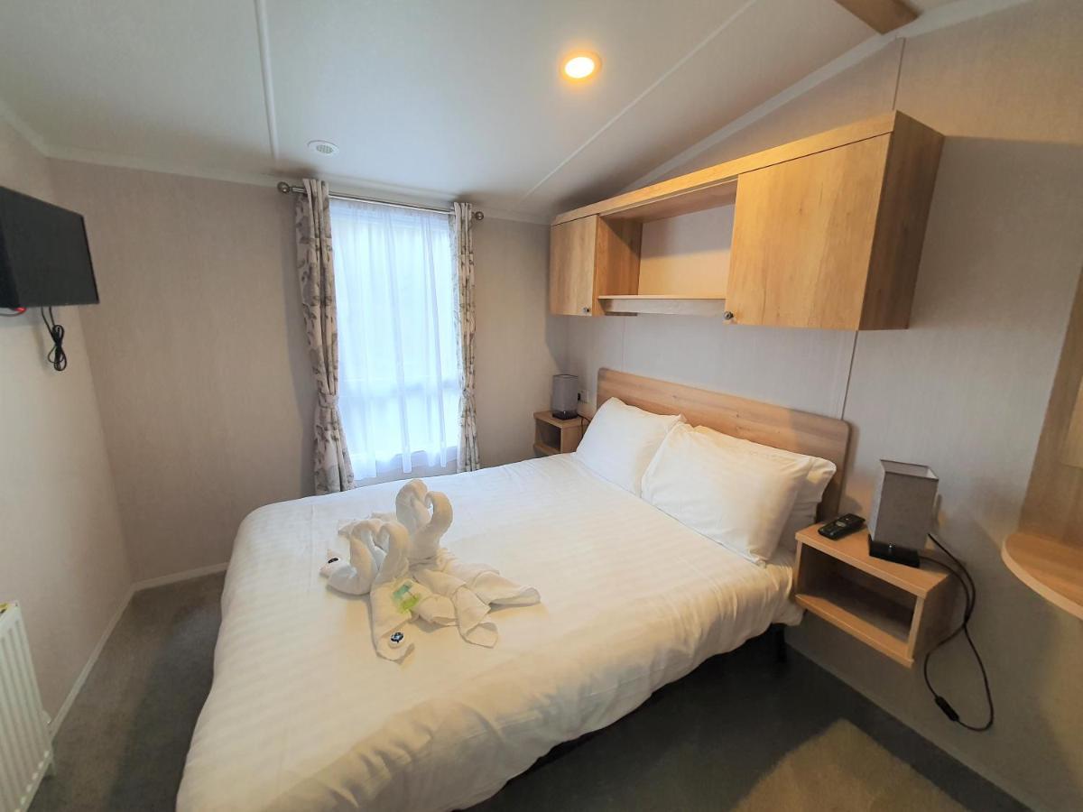 Llanrhidian Holiday Park Llanmorlais ภายนอก รูปภาพ