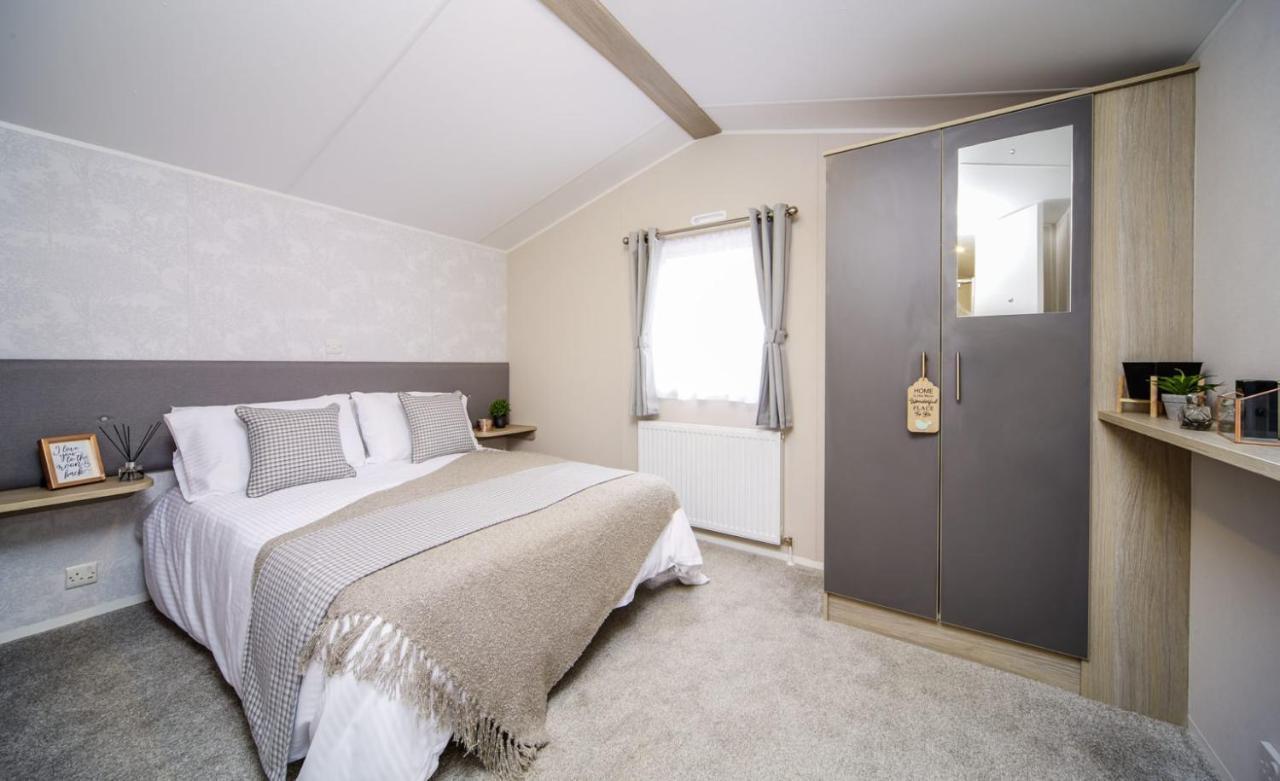 Llanrhidian Holiday Park Llanmorlais ภายนอก รูปภาพ