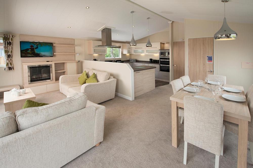 Llanrhidian Holiday Park Llanmorlais ภายนอก รูปภาพ