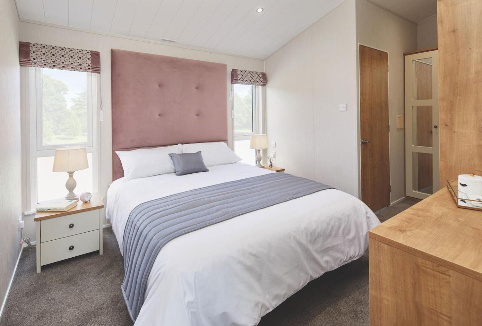 Llanrhidian Holiday Park Llanmorlais ภายนอก รูปภาพ