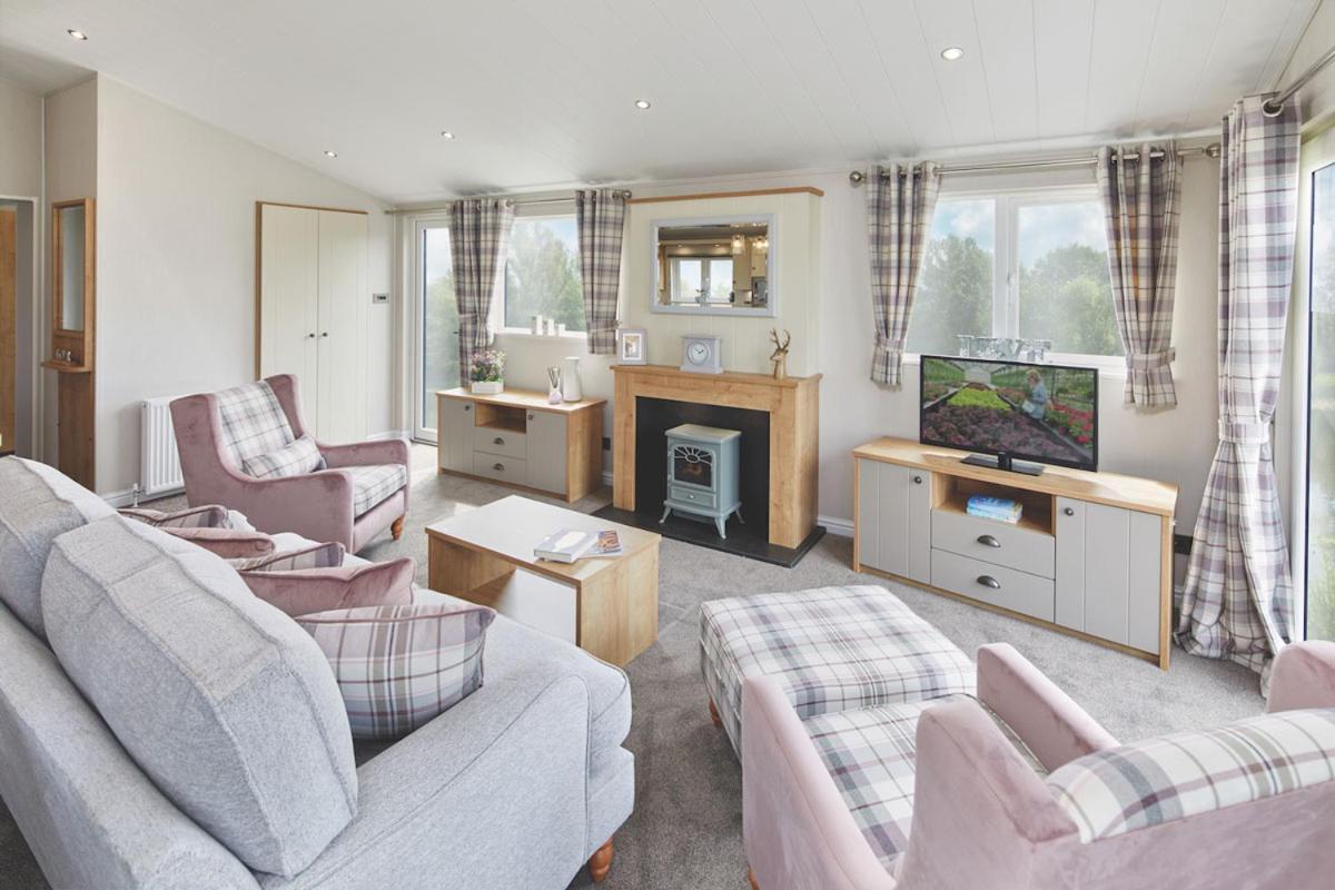 Llanrhidian Holiday Park Llanmorlais ภายนอก รูปภาพ