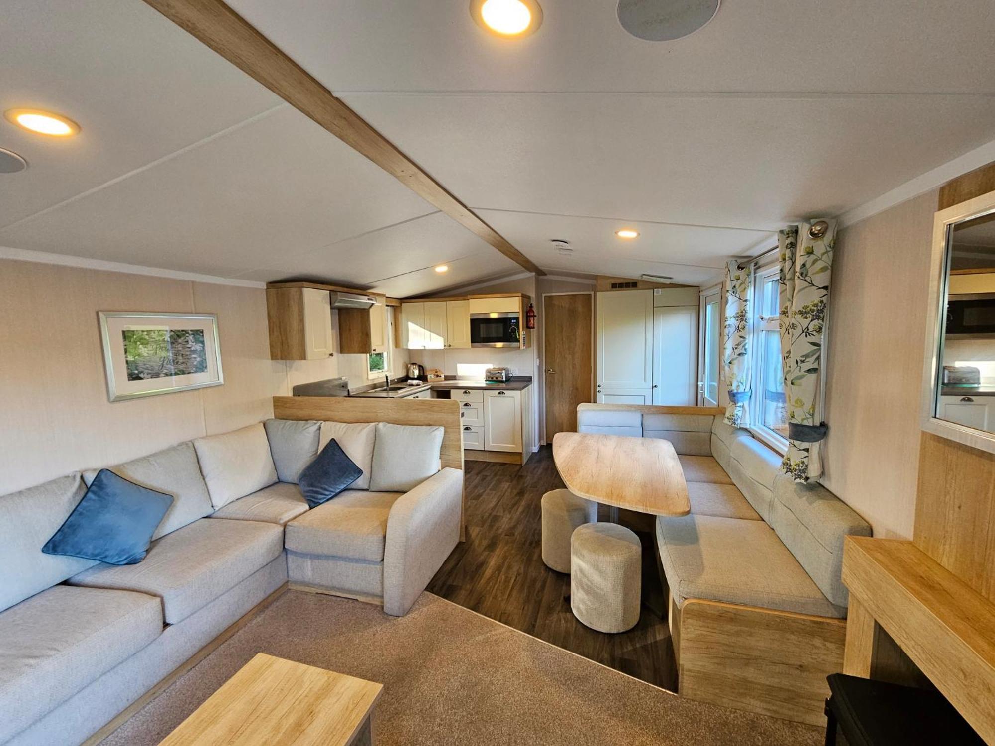 Llanrhidian Holiday Park Llanmorlais ภายนอก รูปภาพ